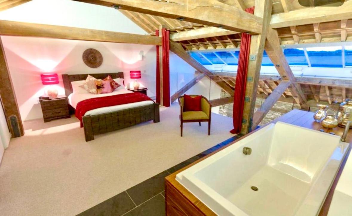Royal William Yard Apartments - Large And Luxurious With Free Parking พลีมัธ ภายนอก รูปภาพ